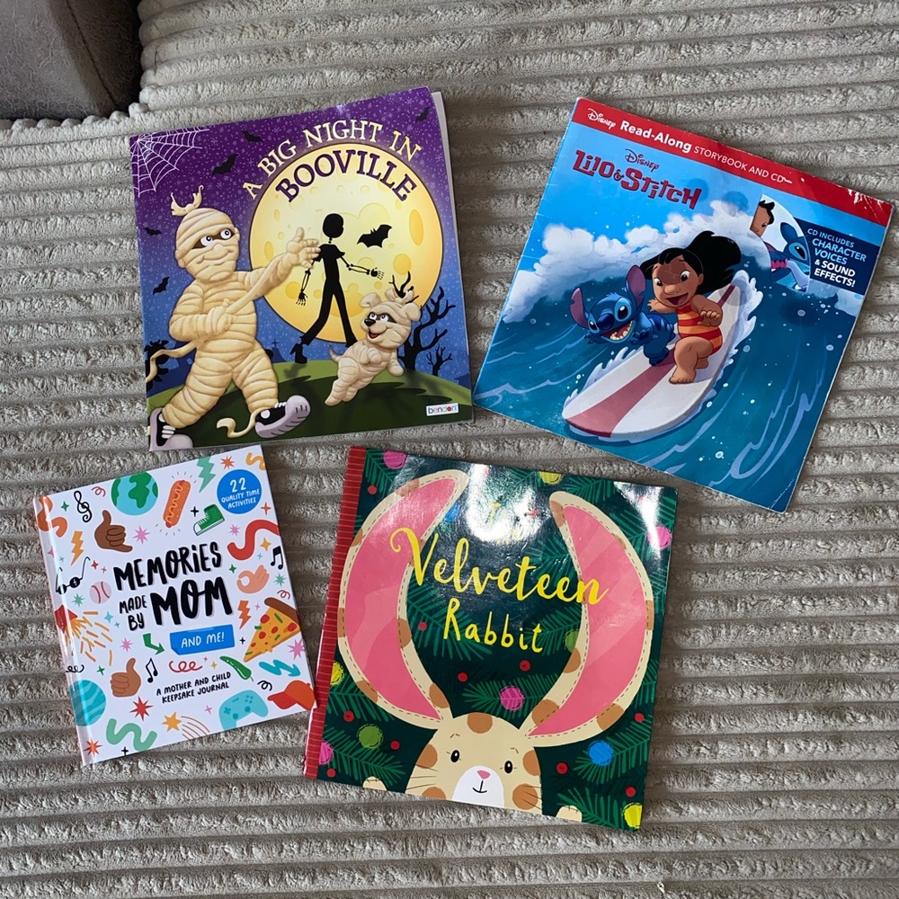 📚 Lot of 4 Children’s Storybooks – Disney, Holiday & Keepsake Bundle